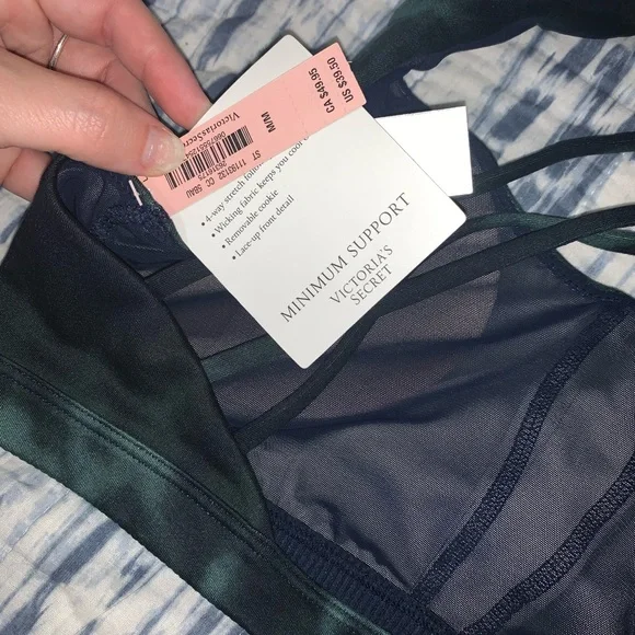 NWT Victoria’s Secret Bra - Picture 3 of 4